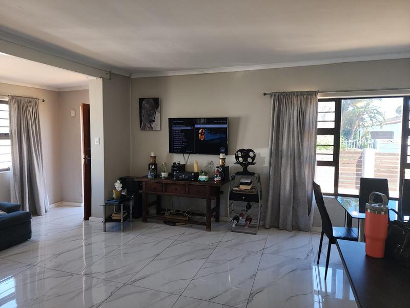 4 Bedroom Property for Sale in Southfield Western Cape